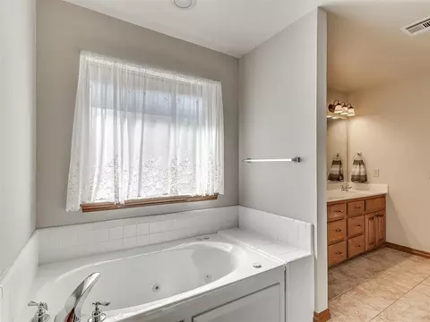 3825 Pachem Ave, Harrah, OK 73045 photo 12