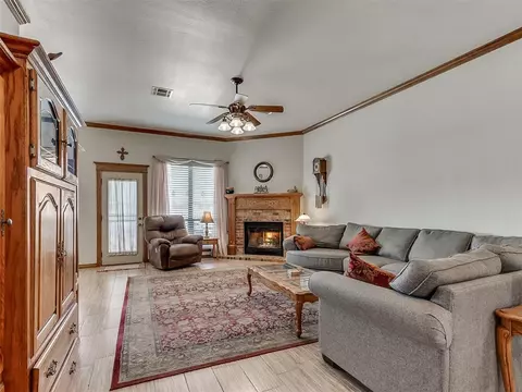 3825 Pachem Ave, Harrah, OK 73045 photo 5