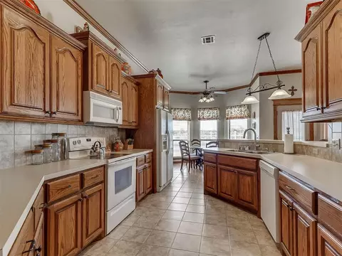 3825 Pachem Ave, Harrah, OK 73045 photo 7