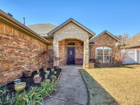 3825 Pachem Ave, Harrah, OK 73045 photo 2