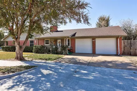 12001 Camelot Dr, Oklahoma City, OK 73120