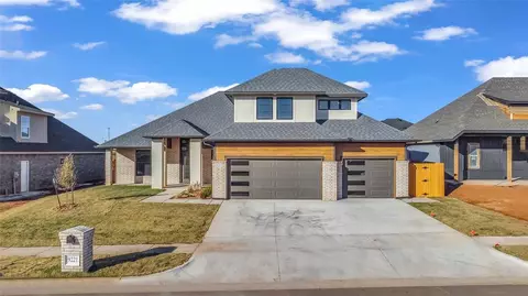 9221 NW 84th St, Yukon, OK 73099