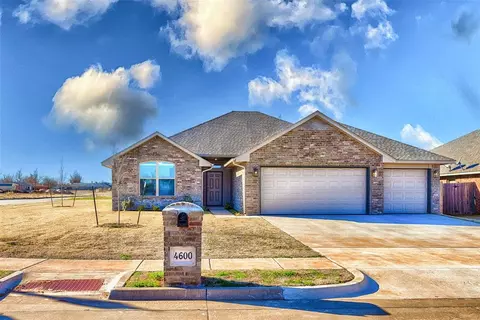 4600 River Mesa Dr, Yukon, OK 73099