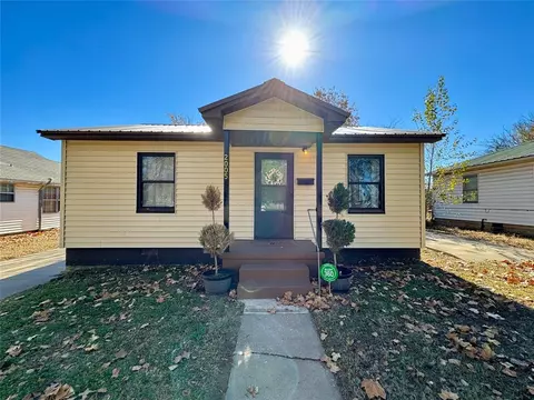 2005 W Minnesota Ave, Chickasha, OK 73018