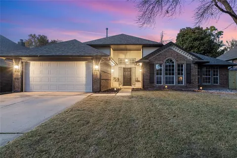 517 NW 166th St, Edmond, OK 73012