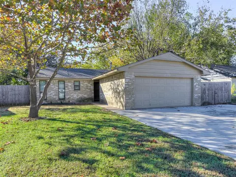 1318 Columbia Cir, Norman, OK 73071