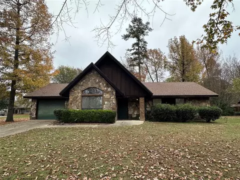 702 Lexie St, Broken Bow, OK 74728