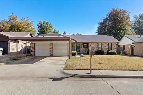 1203 Dorchester Ct, Yukon, OK 73099