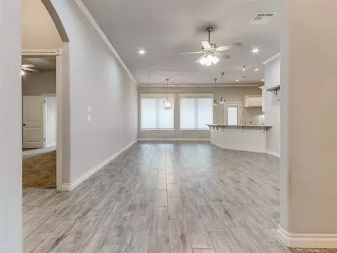 1024 NE 34th Ter, Moore, OK 73160 photo 4
