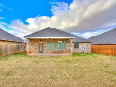 1024 NE 34th Ter, Moore, OK 73160 photo 43