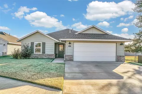 912 Avalon Dr, Altus, OK 73521