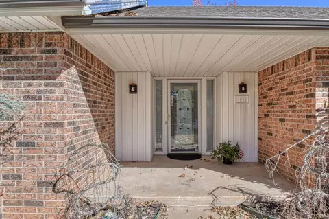 3927 Pine Tree Cir, Norman, OK 73072 photo 7