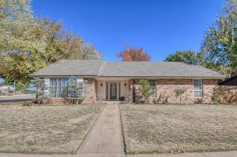 3927 Pine Tree Cir, Norman, OK 73072