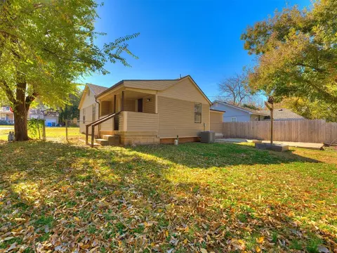 729 E Brooks St, Norman, OK 73071 photo 8