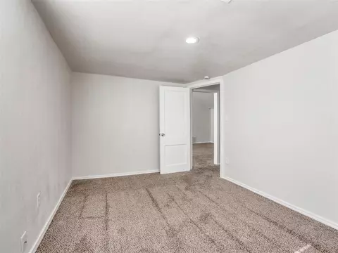 729 E Brooks St, Norman, OK 73071 photo 16