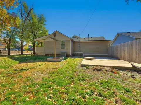 729 E Brooks St, Norman, OK 73071 photo 44