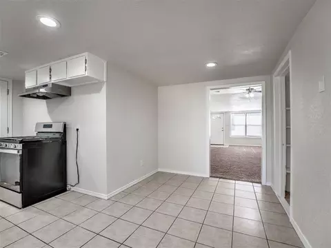 729 E Brooks St, Norman, OK 73071 photo 33