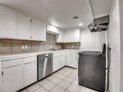 729 E Brooks St, Norman, OK 73071 photo 35