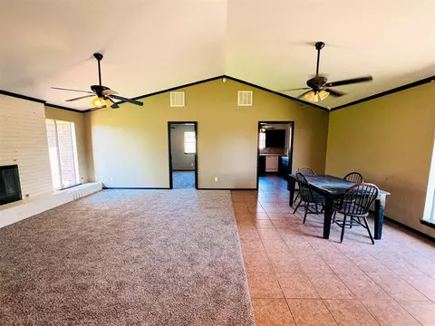819 Pinebrook Dr, Guthrie, OK 73044 photo 4