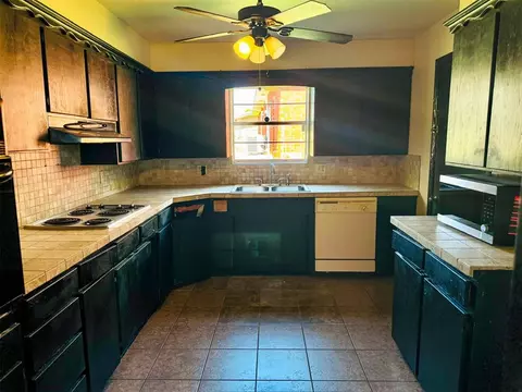 819 Pinebrook Dr, Guthrie, OK 73044 photo 9