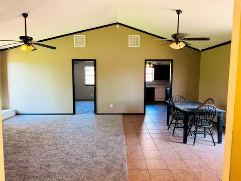 819 Pinebrook Dr, Guthrie, OK 73044 photo 3