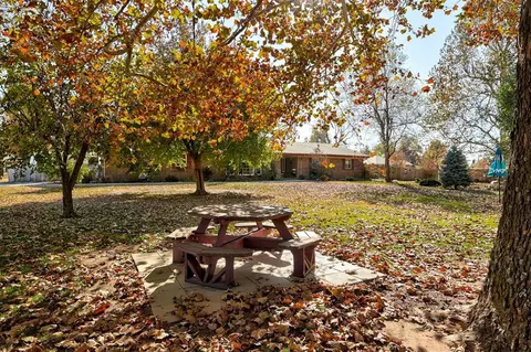 704 E Main St, Tuttle, OK 73089 photo 5