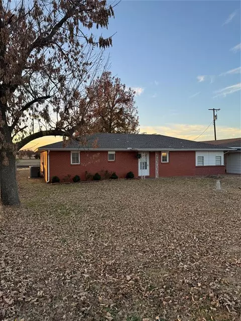 1207 N 21st St, Guthrie, OK 73044