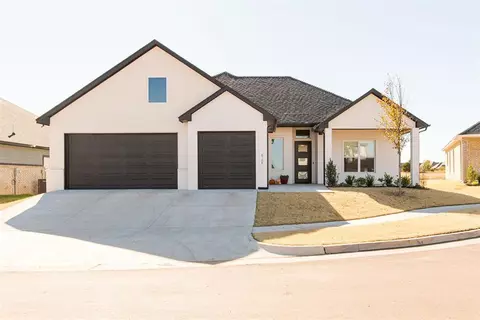8108 NW 151st Cir, Edmond, OK 73013