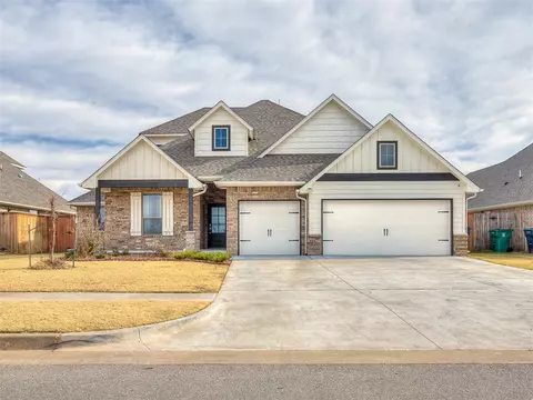 812 Chisholm Trl, Yukon, OK 73099
