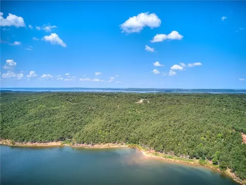 127 Lower Green Way, Carlton Landing, OK 74432