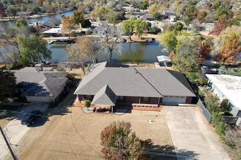 10201 Eastlake Dr, Oklahoma City, OK 73162