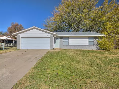 224 W Edgewater St, Broken Arrow, OK 74012