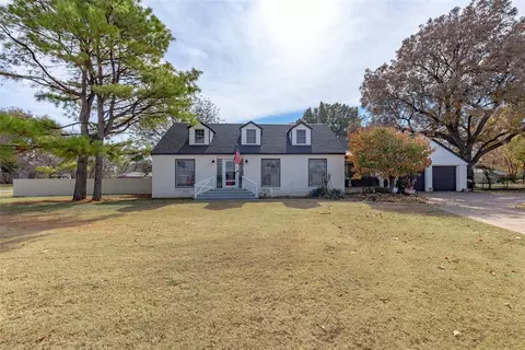 201 W Kiowa St, Lindsay, OK 73052