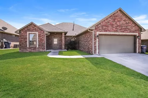 424 E Charlotte Ter, Mustang, OK 73064