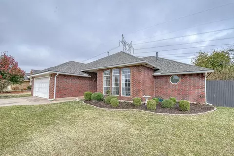 3705 Bridgeport Rd, Norman, OK 73072