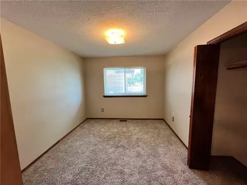 4 SE 3rd St, Tuttle, OK 73089 photo 16