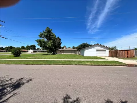 4 SE 3rd St, Tuttle, OK 73089 photo 38