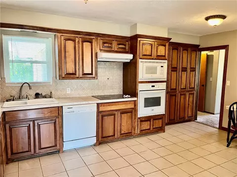 4 SE 3rd St, Tuttle, OK 73089 photo 9