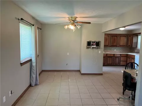 4 SE 3rd St, Tuttle, OK 73089 photo 4