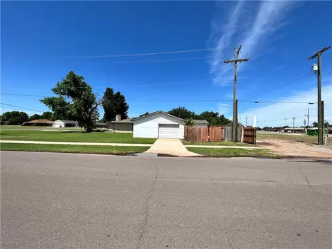 4 SE 3rd St, Tuttle, OK 73089 photo 35