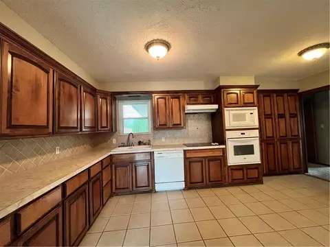4 SE 3rd St, Tuttle, OK 73089 photo 7