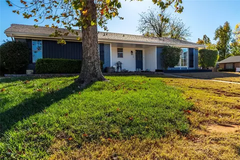628 Saint James Pl, Yukon, OK 73099