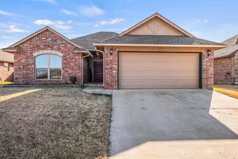 10712 SW 34th Ter, Yukon, OK 73099