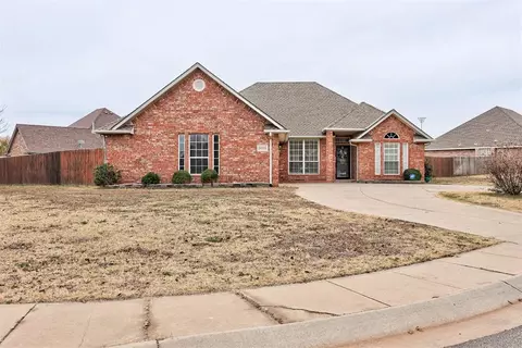 2025 NW Red Bud Cir, Piedmont, OK 73078