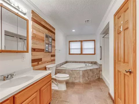 12801 E Britton Rd, Jones, OK 73049 photo 8