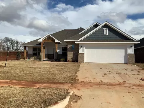 2408 Creekview Trl, Moore, OK 73160
