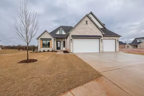 8008 Cal Cir, Edmond, OK 73034
