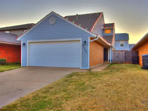 2325 Cedar Brook Dr, Moore, OK 73160