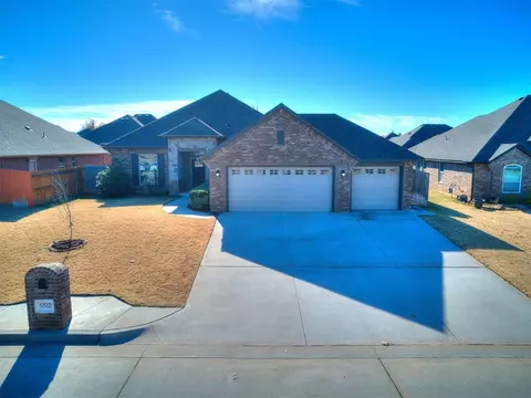 5512 Hidden Trail Ln, Warr Acres, OK 73132