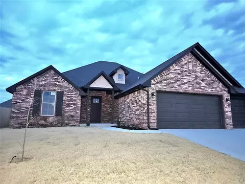 11713 NW 104th St, Yukon, OK 73099